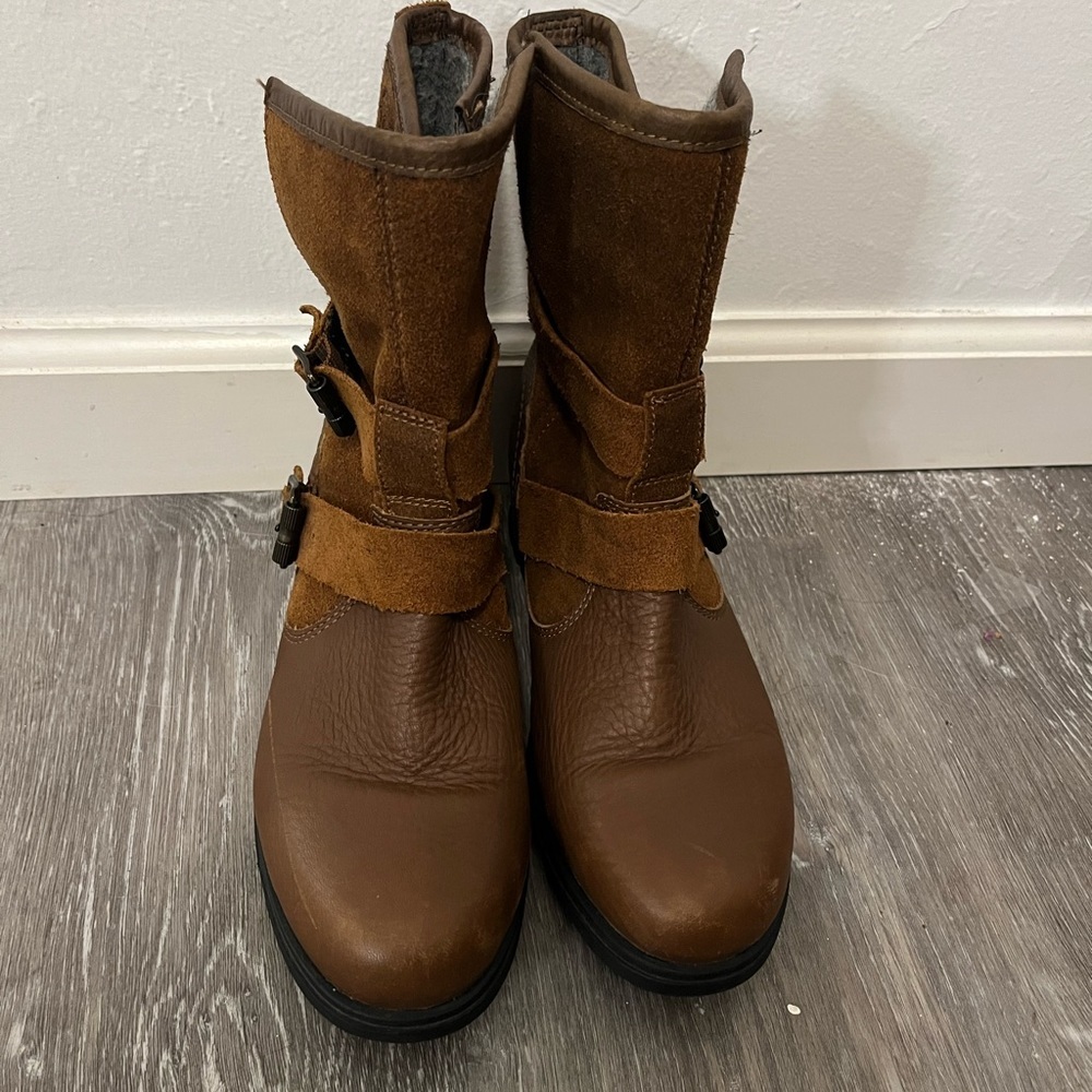 Sorel Womens Leather Boots size 8